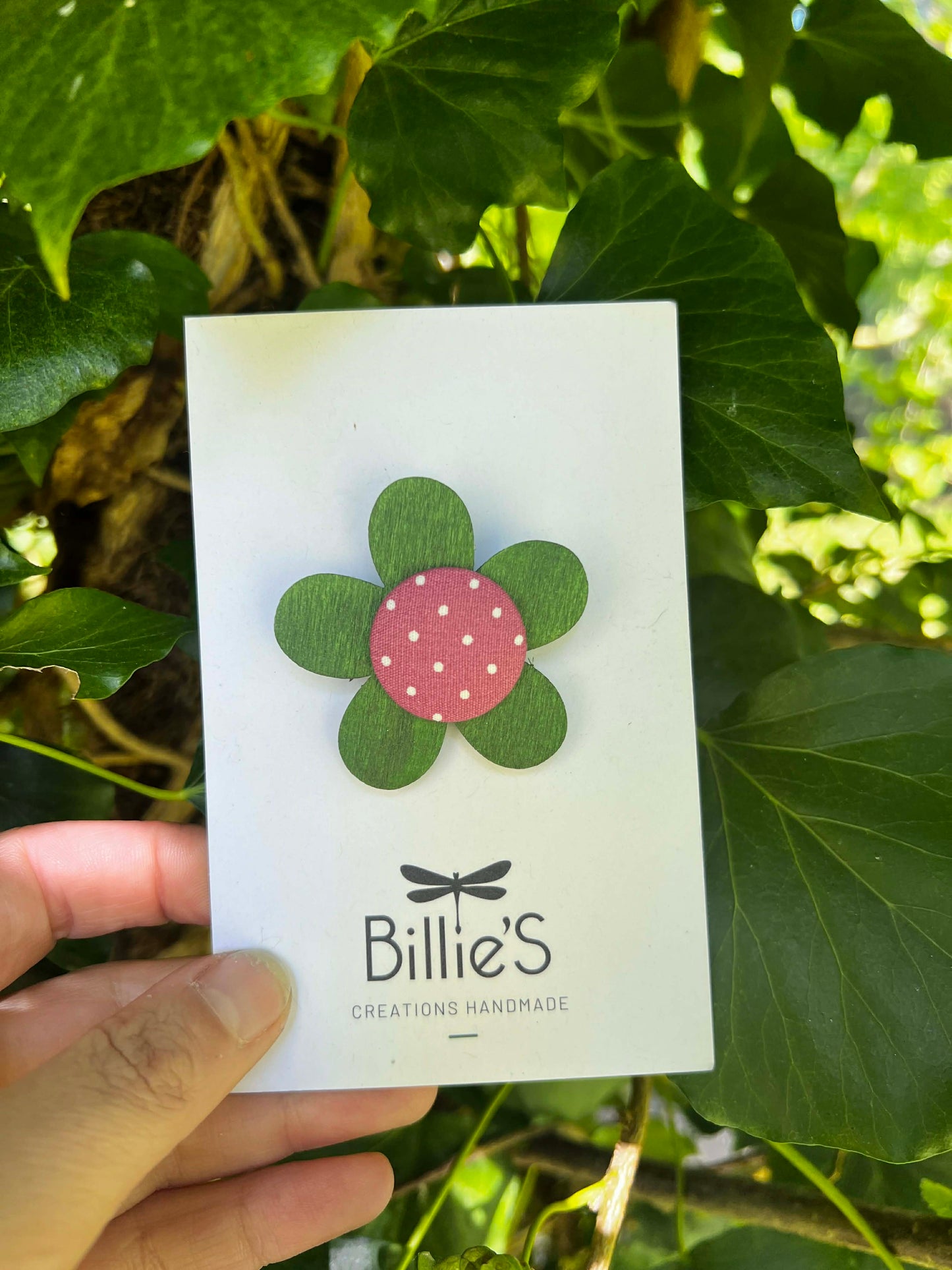 Broche vert et rose à pois