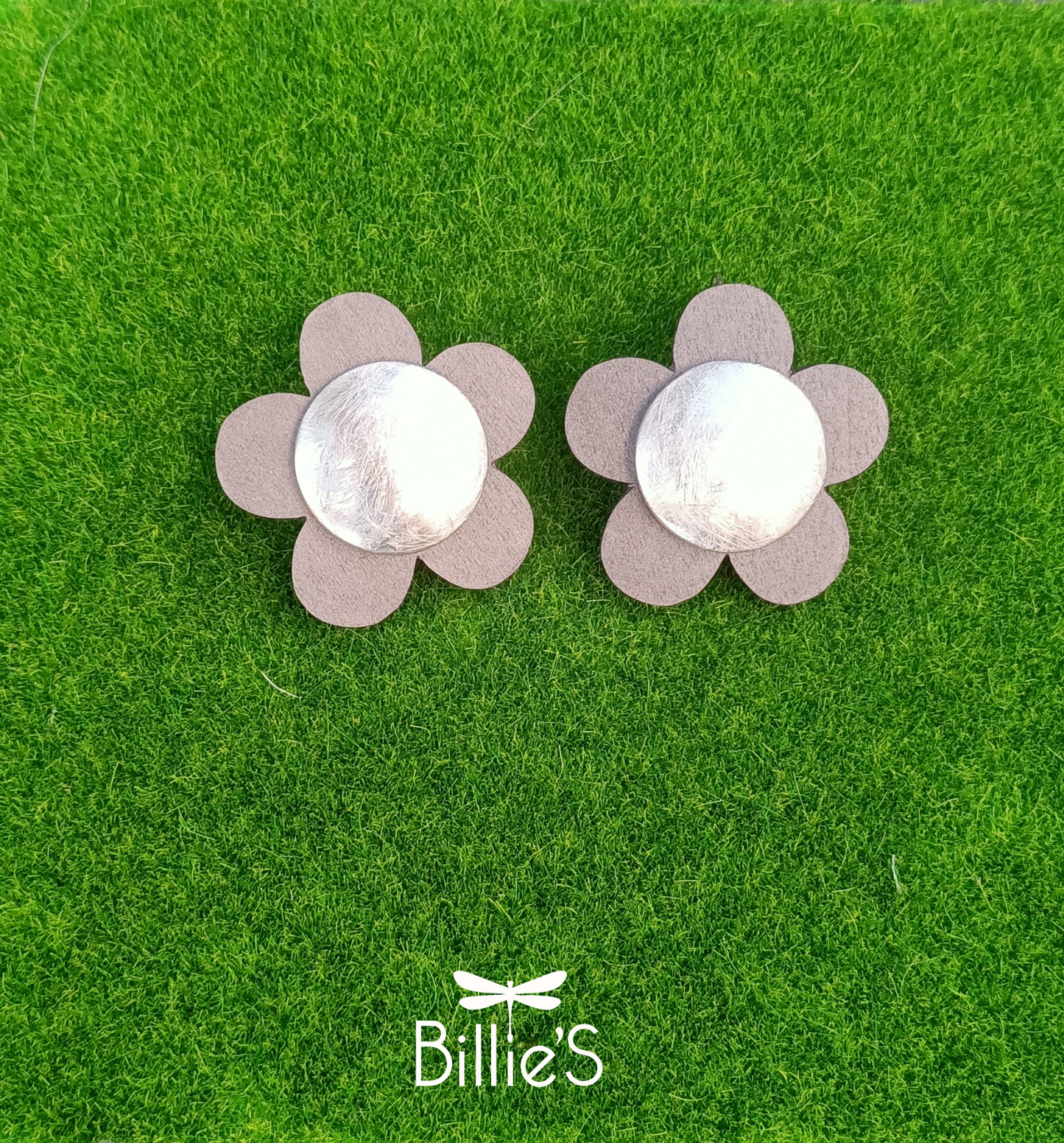 Lison noir et argent